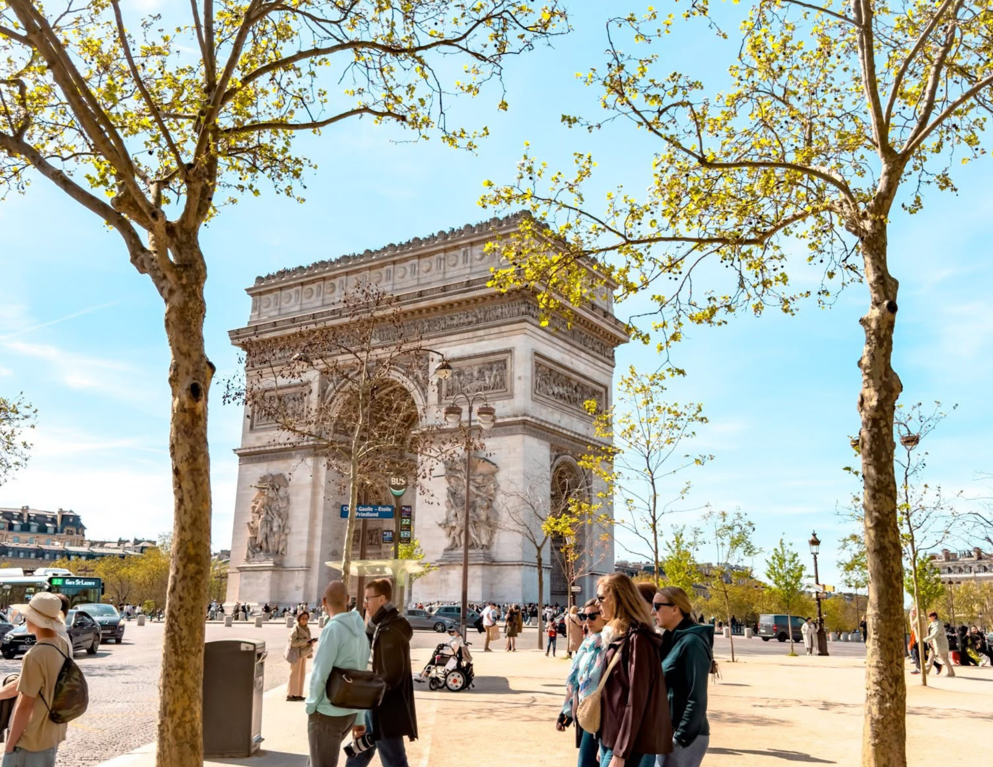 Paris Travel Guide (15).png
